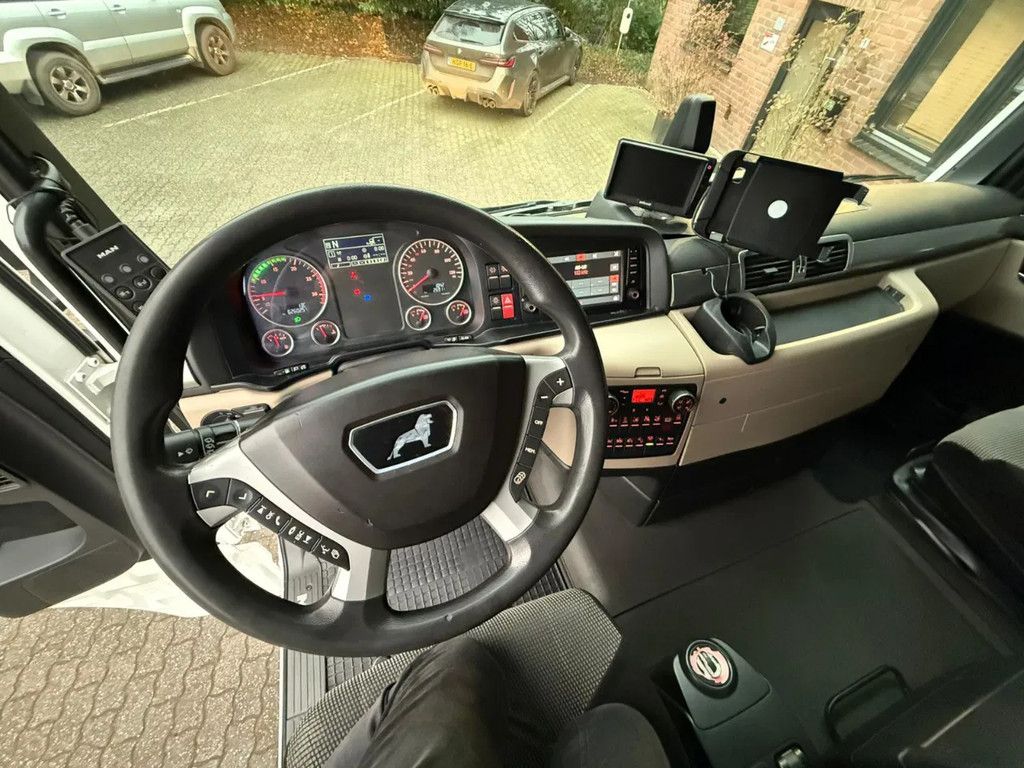 MAN TGX 18.420 XXL Lowdeck Standairco 2x tank 626.025KM! Smarttacho 2 NL Truck
