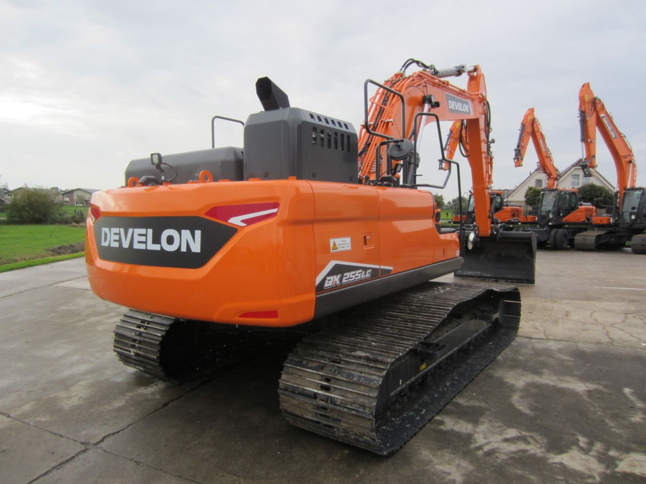 Develon DX255LC-7