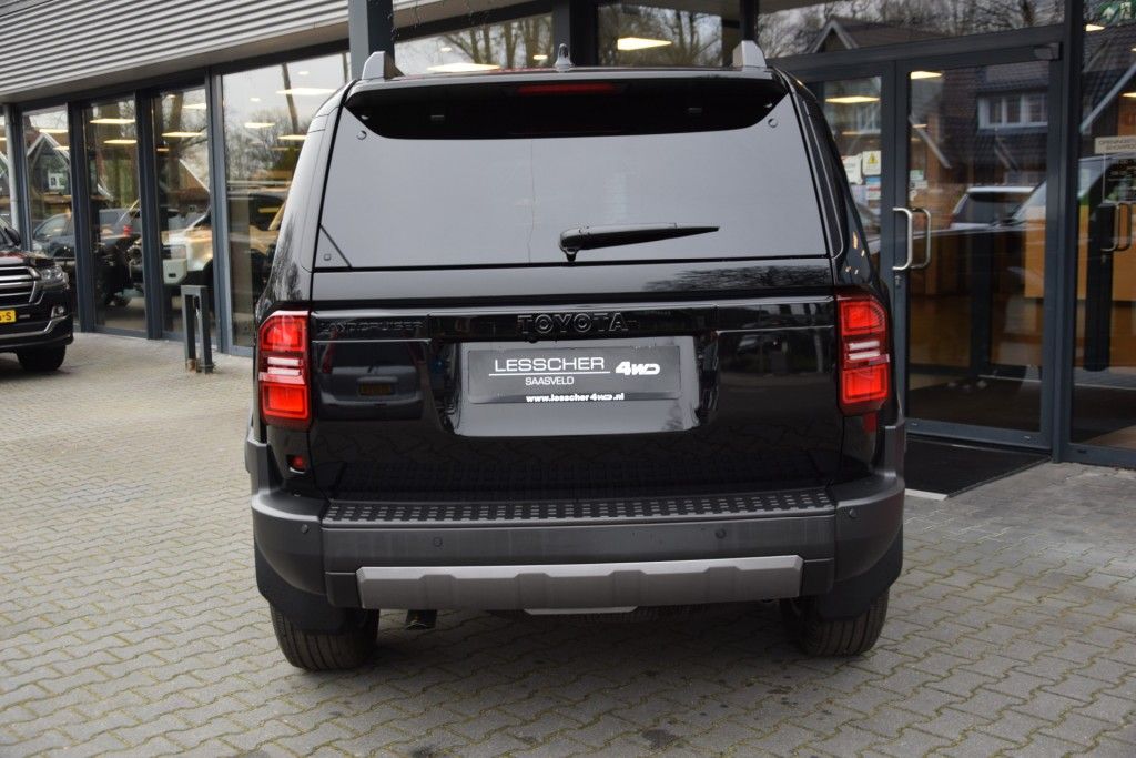 Toyota Landcruiser 250 2.8 D-4D 5DRS hybride 48v PROFESSIONAL A/T 5 SITZ