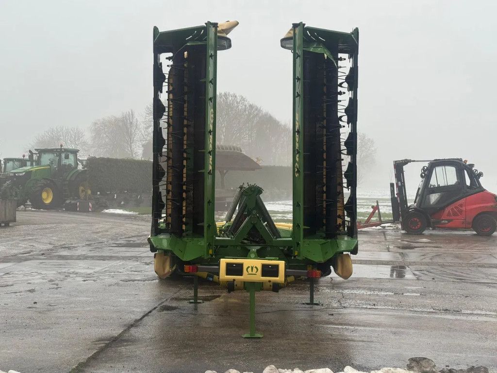 Krone Easycut B 870 CV & 320 CV schijvenmaaier triple maaier