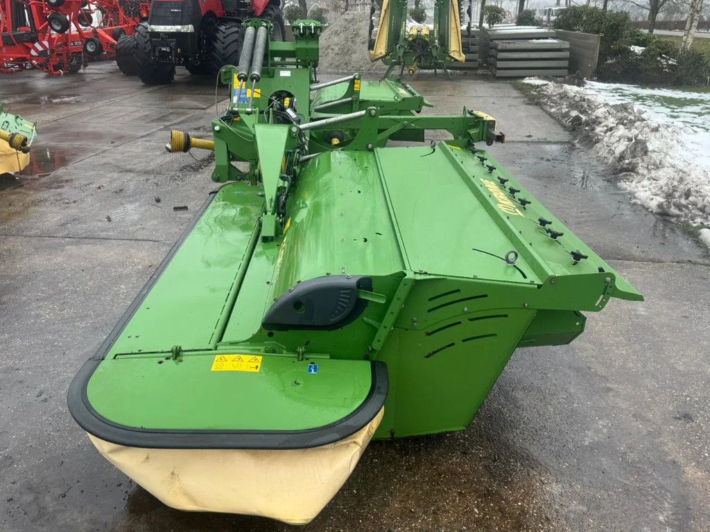 Krone Easycut B 870 CV & 320 CV schijvenmaaier triple maaier