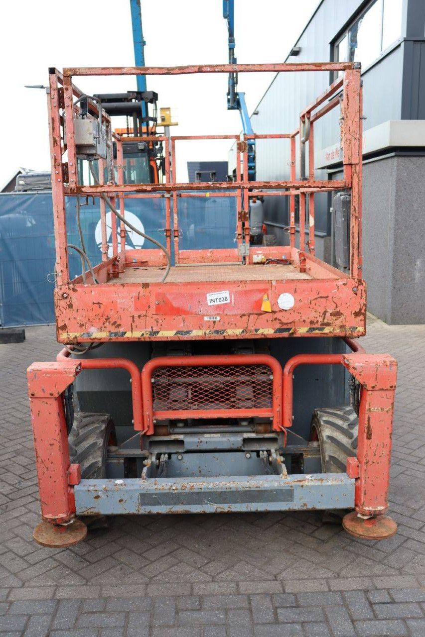 Scissor lift Skyjack SJ6826 RT Diesel 10m 2015
