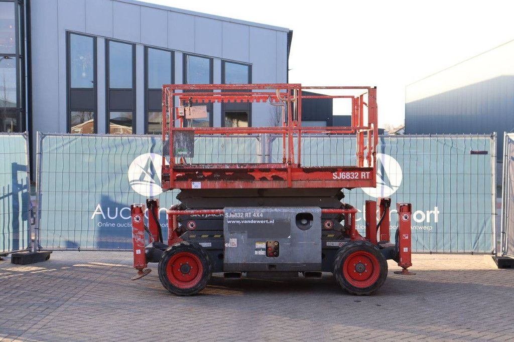 Scissor lift Skyjack SJ6832RT Diesel 12m 2015