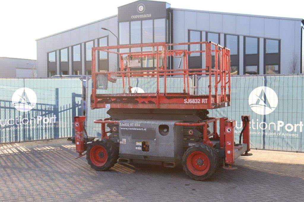 Scissor lift Skyjack SJ6832RT Diesel 12m 2015