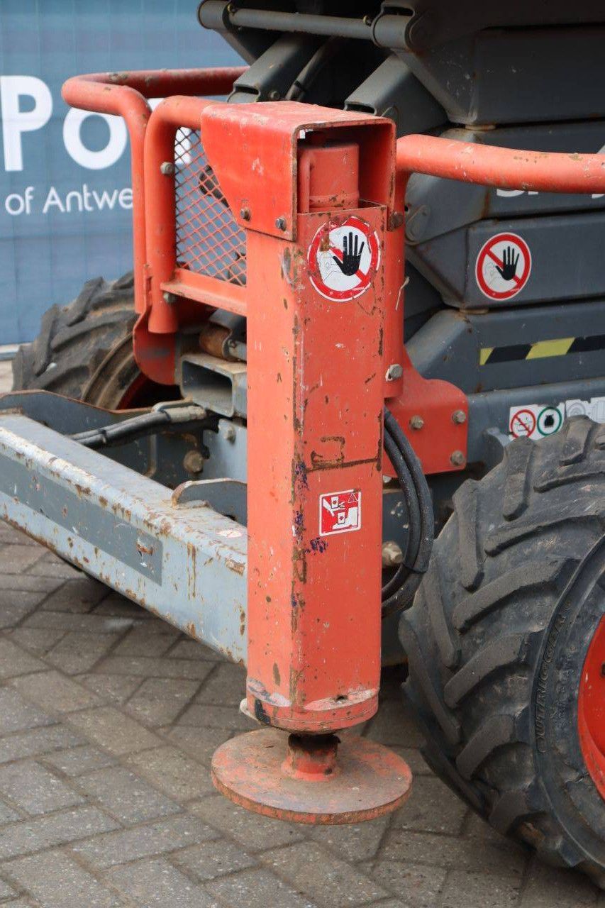 Scissor lift Skyjack SJ6832 RT Diesel 12m 2015