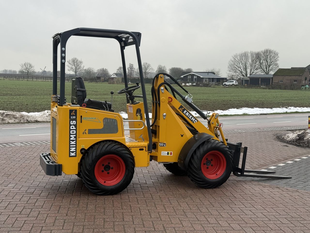 Knikmops 120/130 ( 80 uur ) afneembaar dak