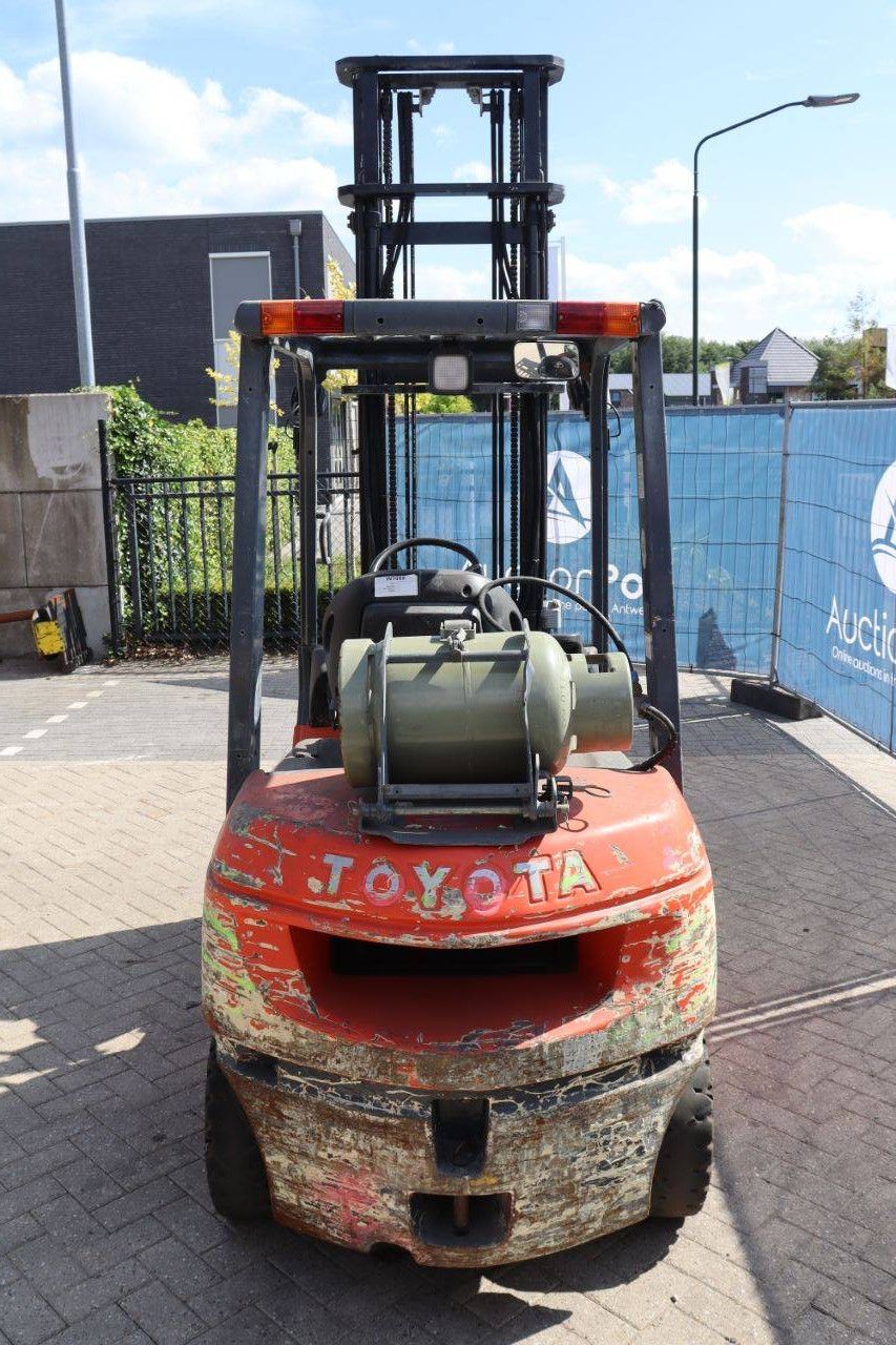 Forklift Toyota 42-7FGF25 LPG 2500kg 5.0m 2011