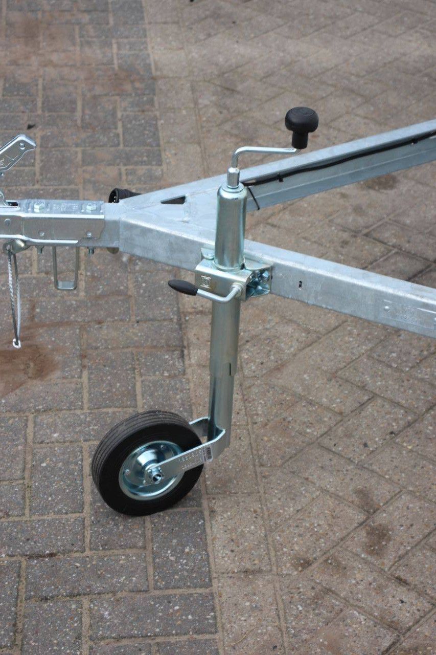 Closed trailer VDM Trailers 300x150cm 2025 New