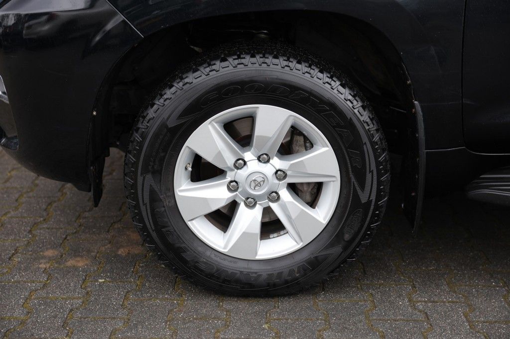 Toyota Landcruiser 150 2.8 D-4D 3DRS CHALLENGER A/T VAN