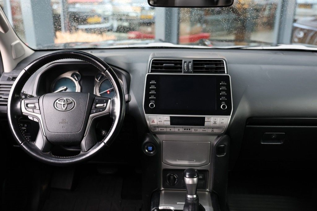 Toyota Landcruiser 150 2.8 D-4D 3DRS CHALLENGER A/T VAN