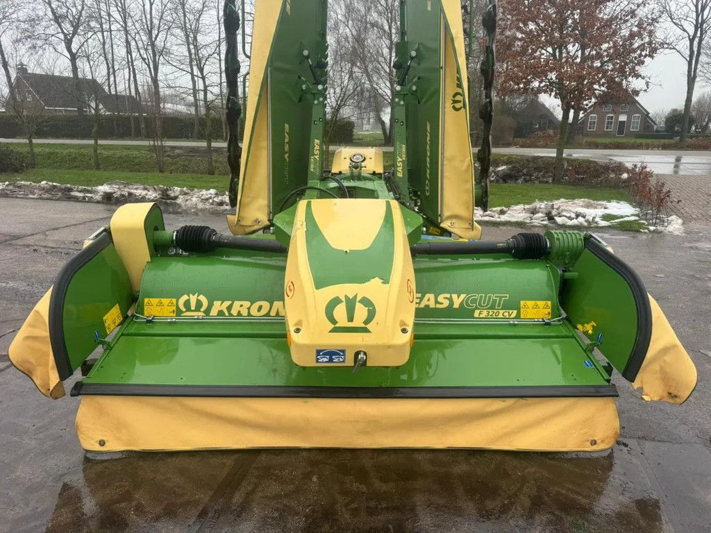 Krone B 880 CV + easy cut F 320 CV Triple maaier