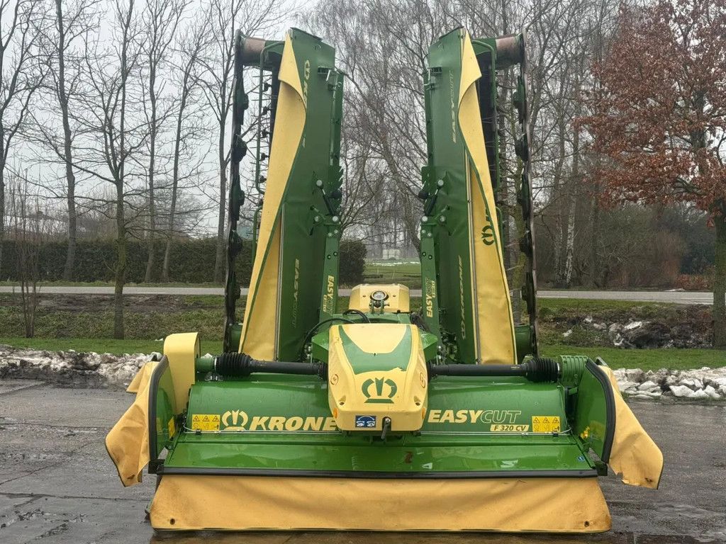 Krone B 880 CV + easy cut F 320 CV Triple maaier