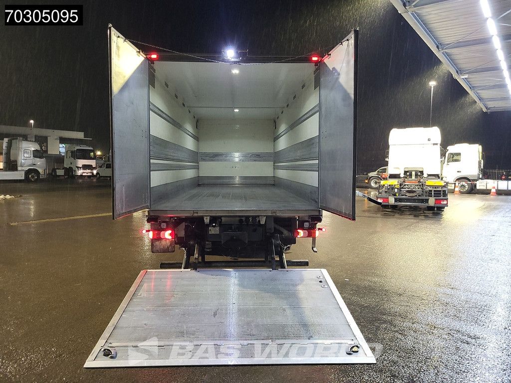 Mercedes Atego 1524 4X2 15tonner Automatic 6 Cylinder 1500kg Ladebordwand Euro 6