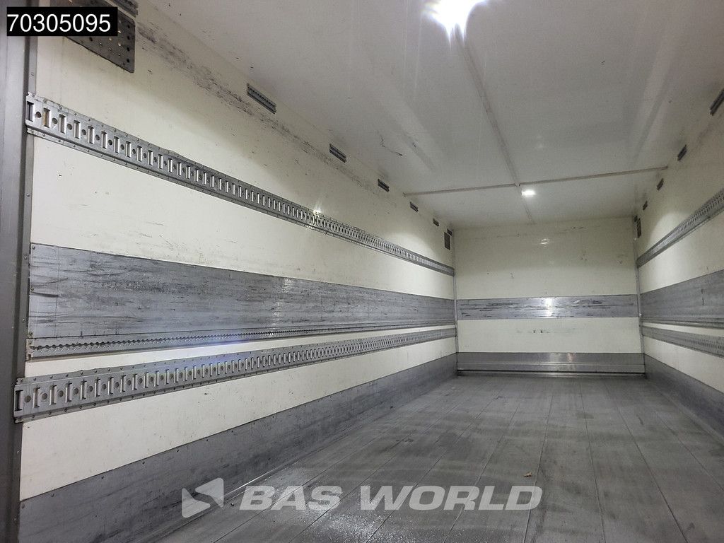 Mercedes Atego 1524 4X2 15tonner Automatic 6 Cylinder 1500kg Ladebordwand Euro 6