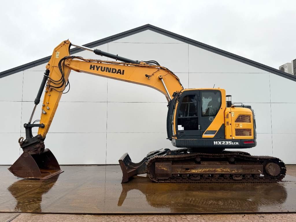 Hyundai HX235LCR - Extra Bucket / Automatic Greasing