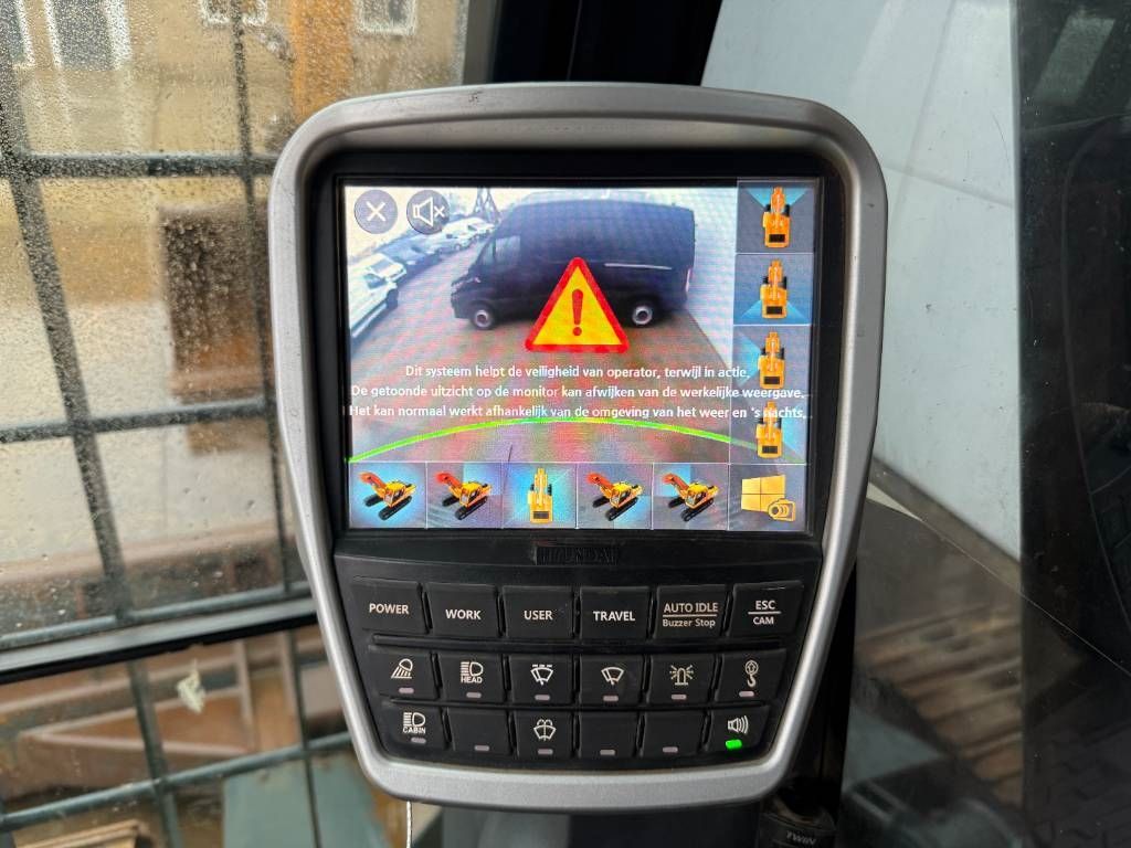 Hyundai HX235LCR - Extra Bucket / Automatic Greasing