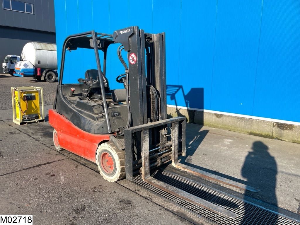 Linde E30 3000KG, 4.3M, 8307h, charger