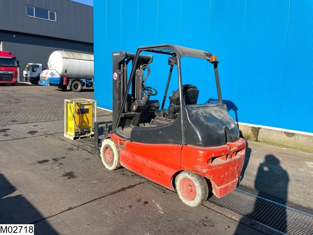 Linde E30 3000KG, 4.3M, 8307h, charger