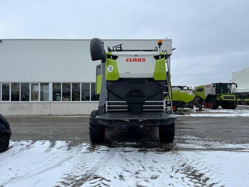 Claas TRION 650