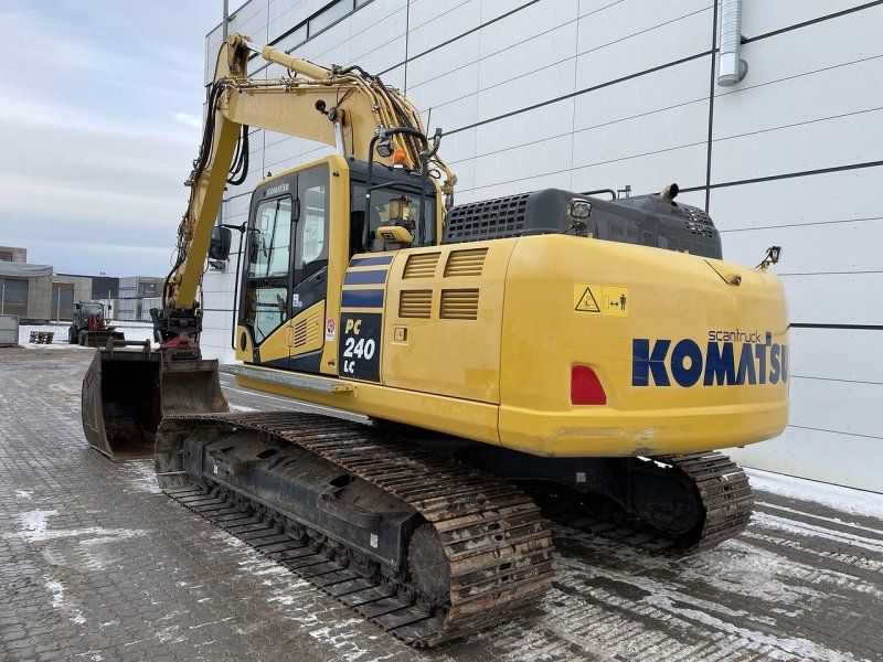 Komatsu PC240LC-11