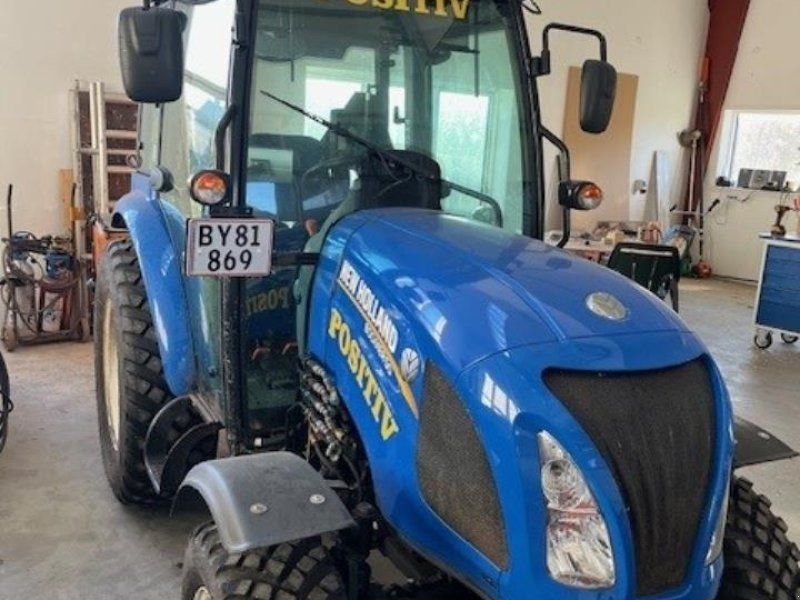 New Holland BOOMER 50 HST