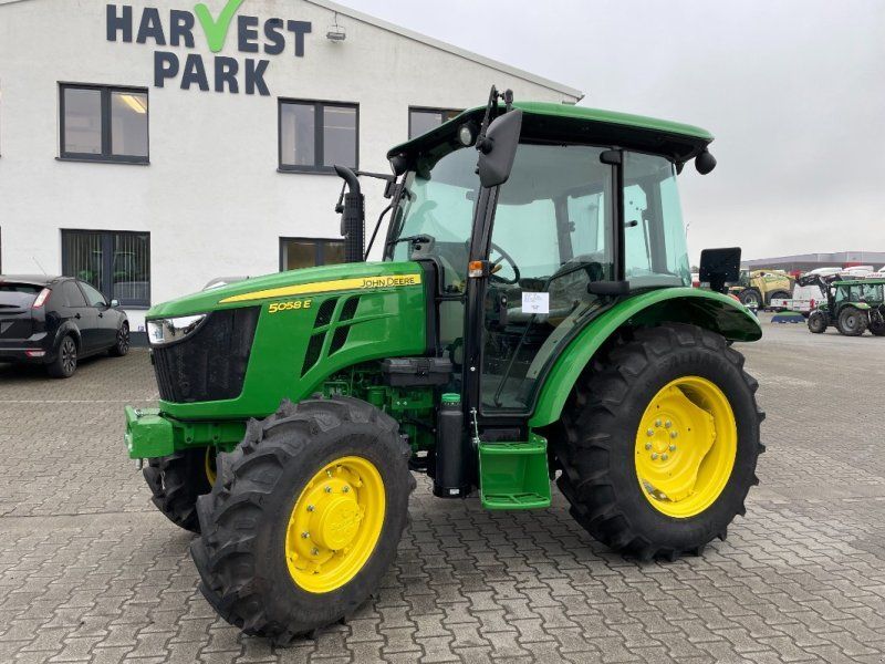 John Deere 5058E 4WD *NEU*