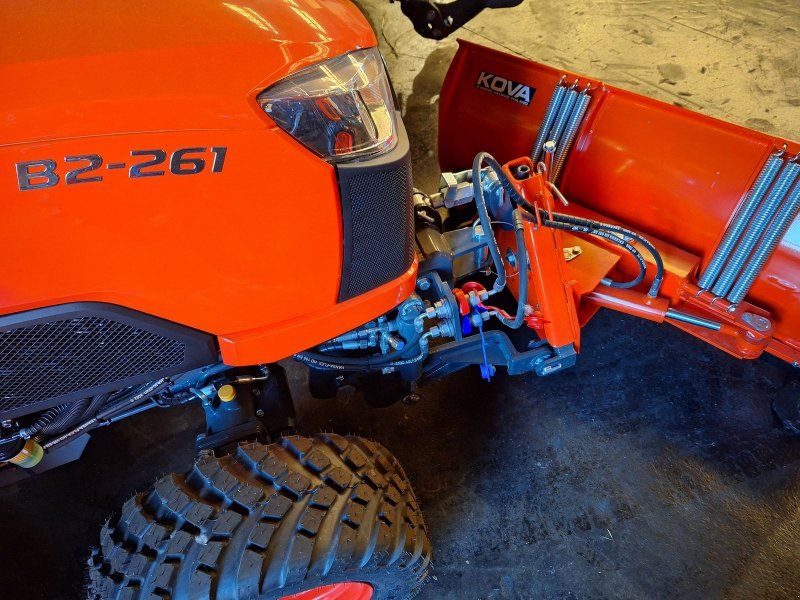 Kubota B2-261 Action Snow