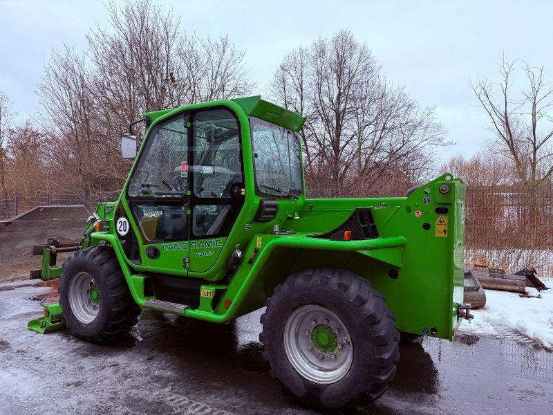 Merlo P38.13 1. HAND