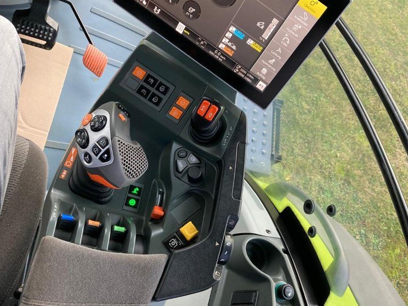 Claas Axion 870 CMATIC