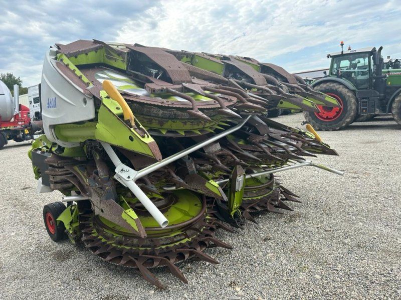 Claas Orbis 900 AC 3T mit integriertem Fahrwerk