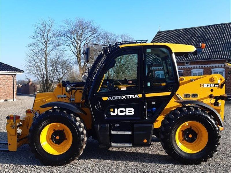 JCB 536-95 AgriXtra årg. med kun 2756 timer, meget flot.