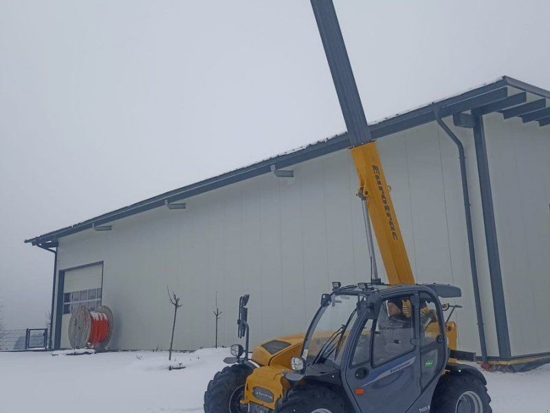 Eurotrac Teleskoplader TH25.6 mit Schaufel und Palettenga