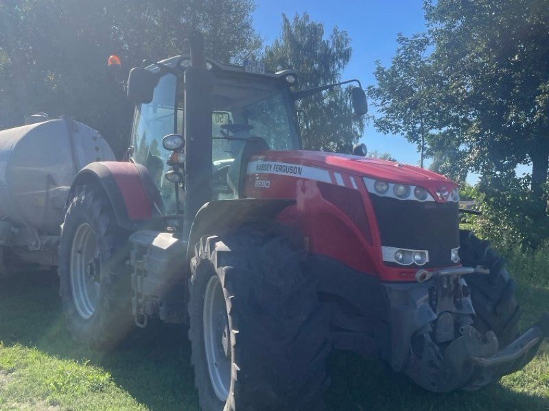 Massey Ferguson 8690