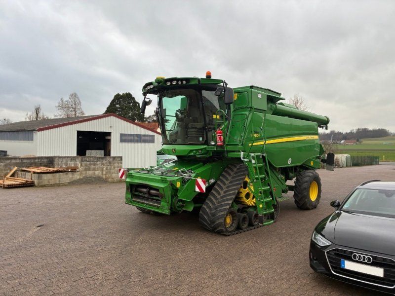 John Deere T560