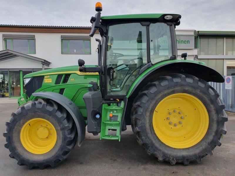 John Deere 6R 110