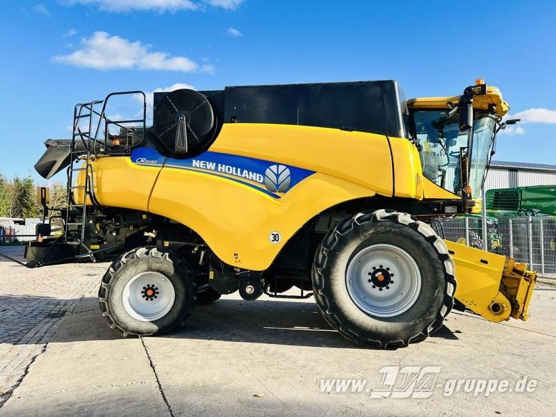 New Holland CR8080