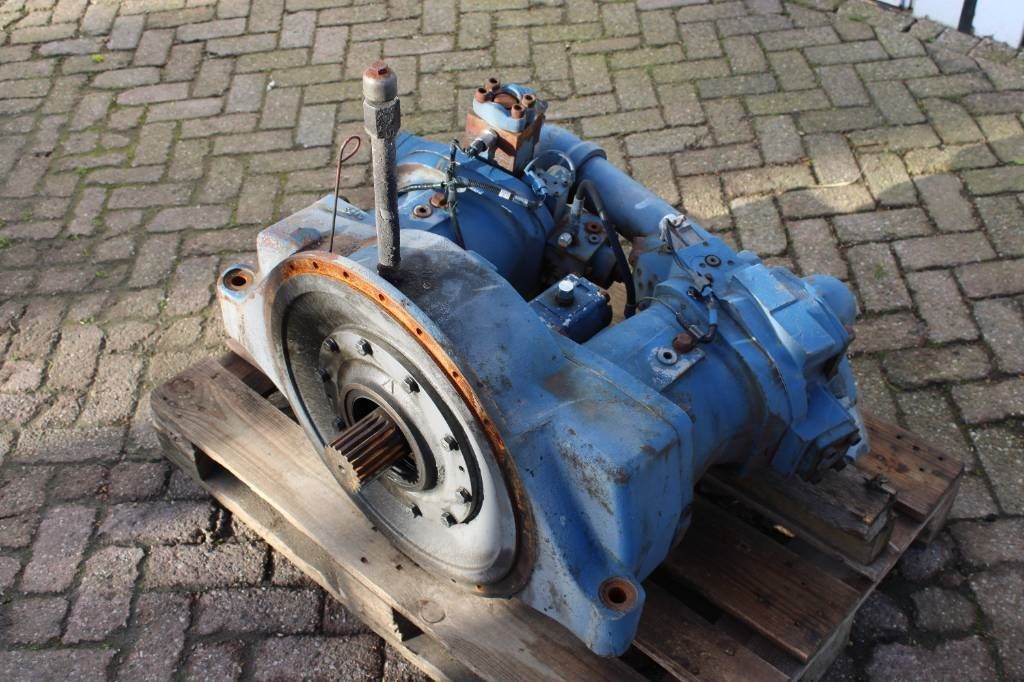 Hydraulic Pump Hitachi EX550 Uchida-Rexroth A7V025