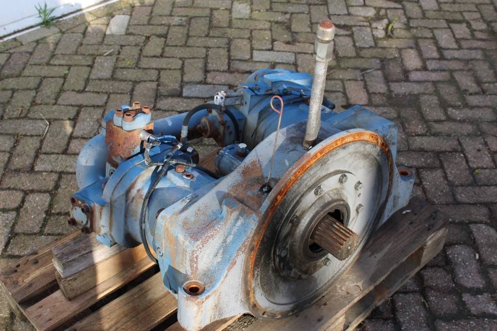Hydraulic Pump Hitachi EX550 Uchida-Rexroth A7V025