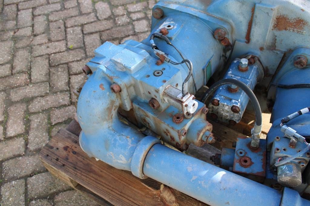 Hydraulic Pump Hitachi EX550 Uchida-Rexroth A7V025