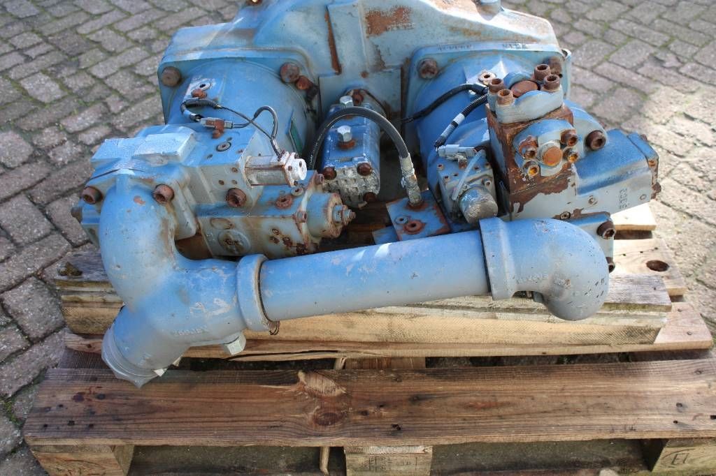 Hydraulic Pump Hitachi EX550 Uchida-Rexroth A7V025