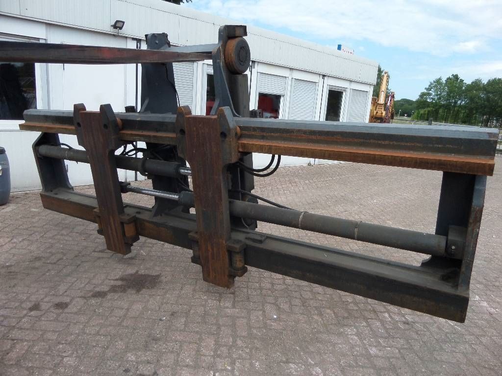 Kalmar Forkpositioner 3950 mm wide