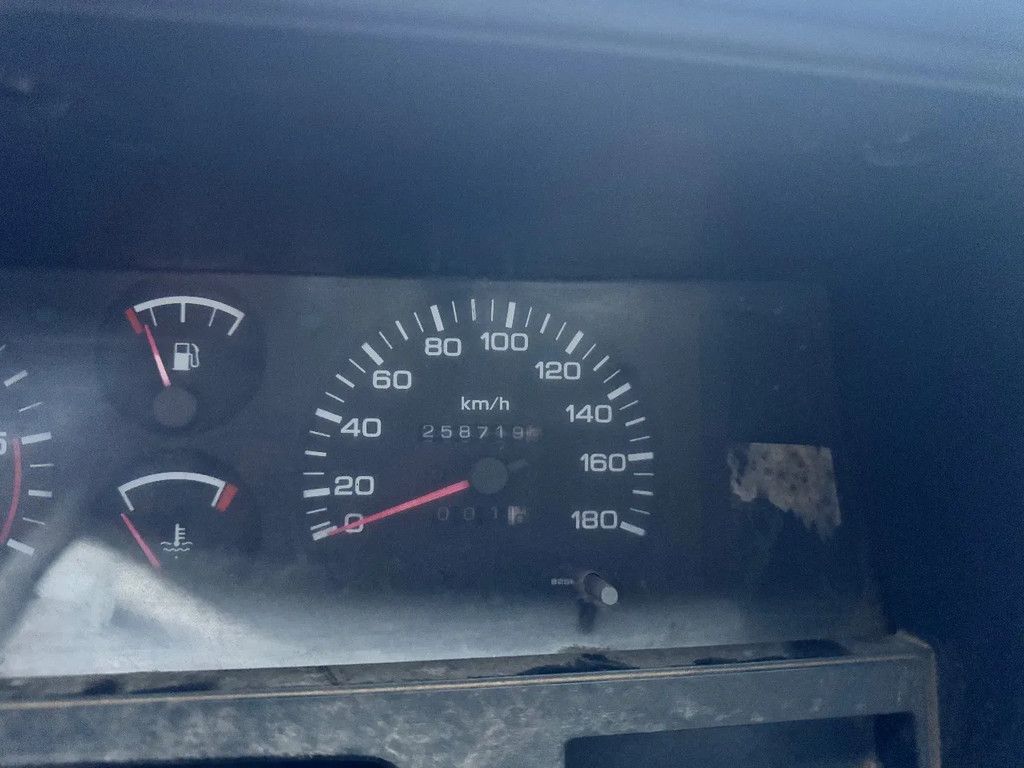 Nissan KING CAB **4X4-2500DIESEL**