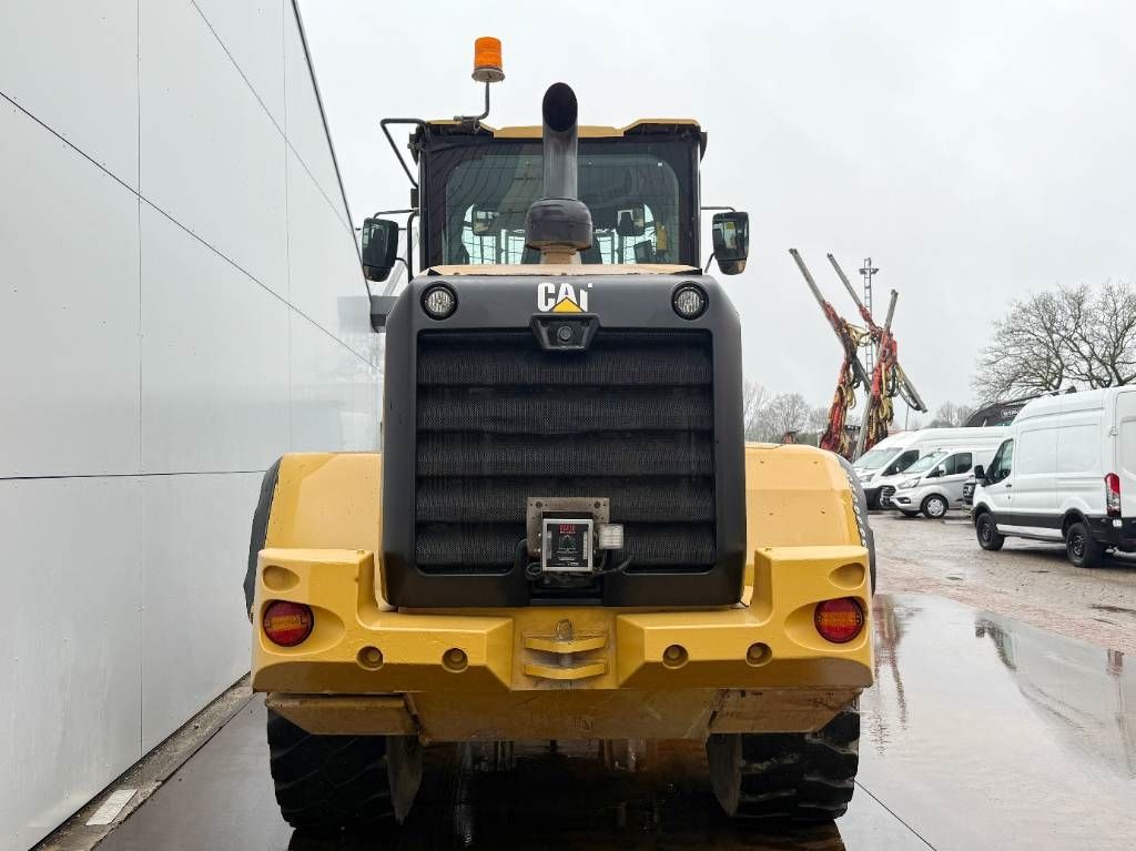 CAT 930M - High-tip Bucket / Weight System