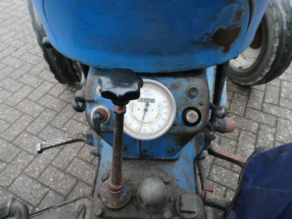 Ford Dexta 2wd / Margetrekker / Kruipbak / Kenteken