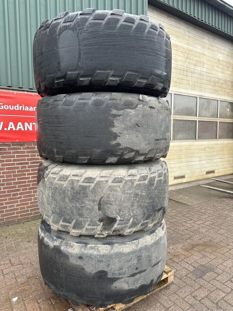 Bandenmarkt 24x20.5 - Gebruikt