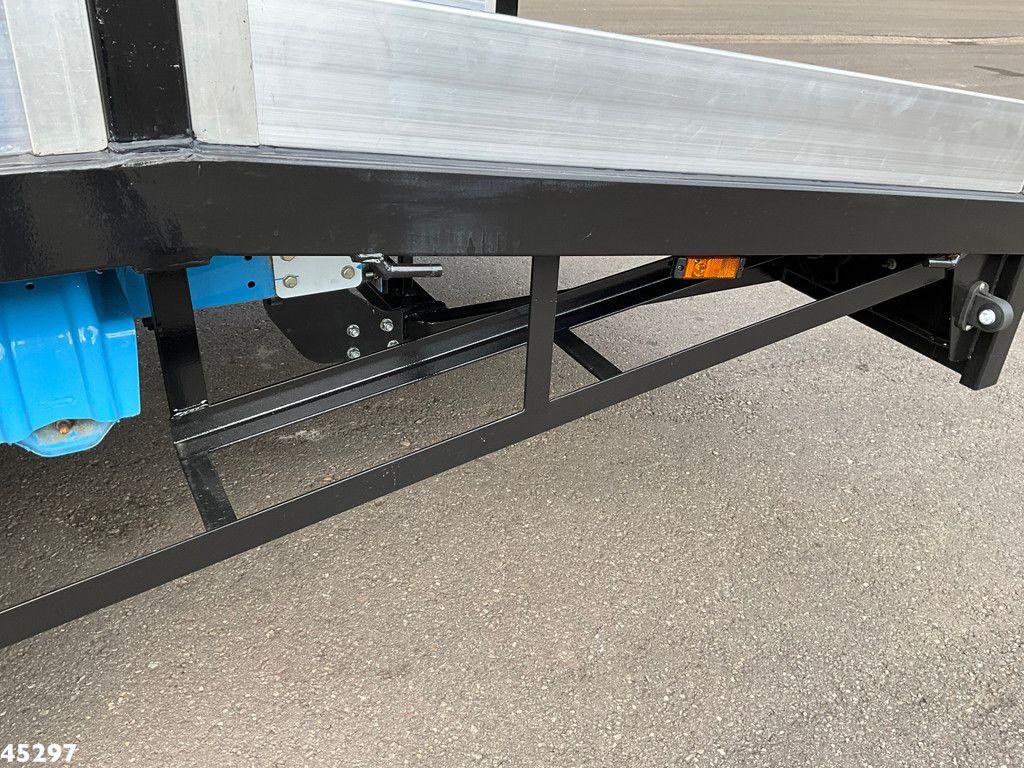 Volkswagen Crafter 35 2.0 TDI met Nieuwe Oprijcarrosserie