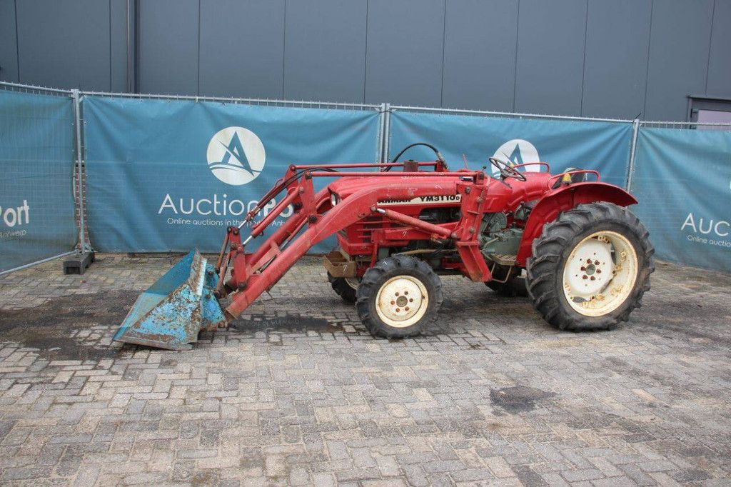 Yanmar YM3110D Diesel-Kleintraktor mit 37 PS und Frontlader