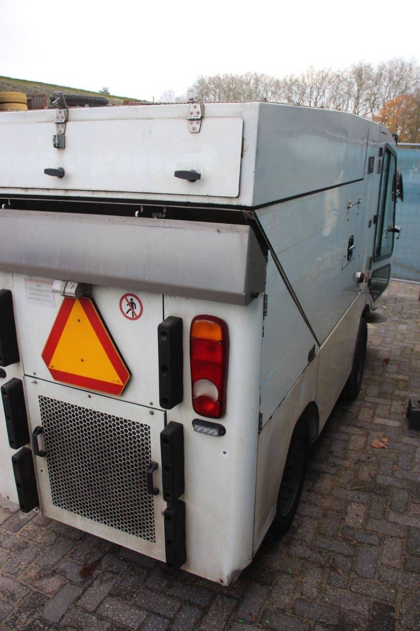 Sweeper HMF 214 Diesel 2007