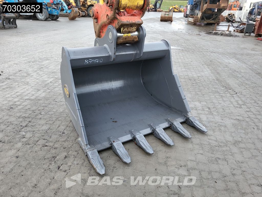 Komatsu PC210 LC-11E0 New Bucket