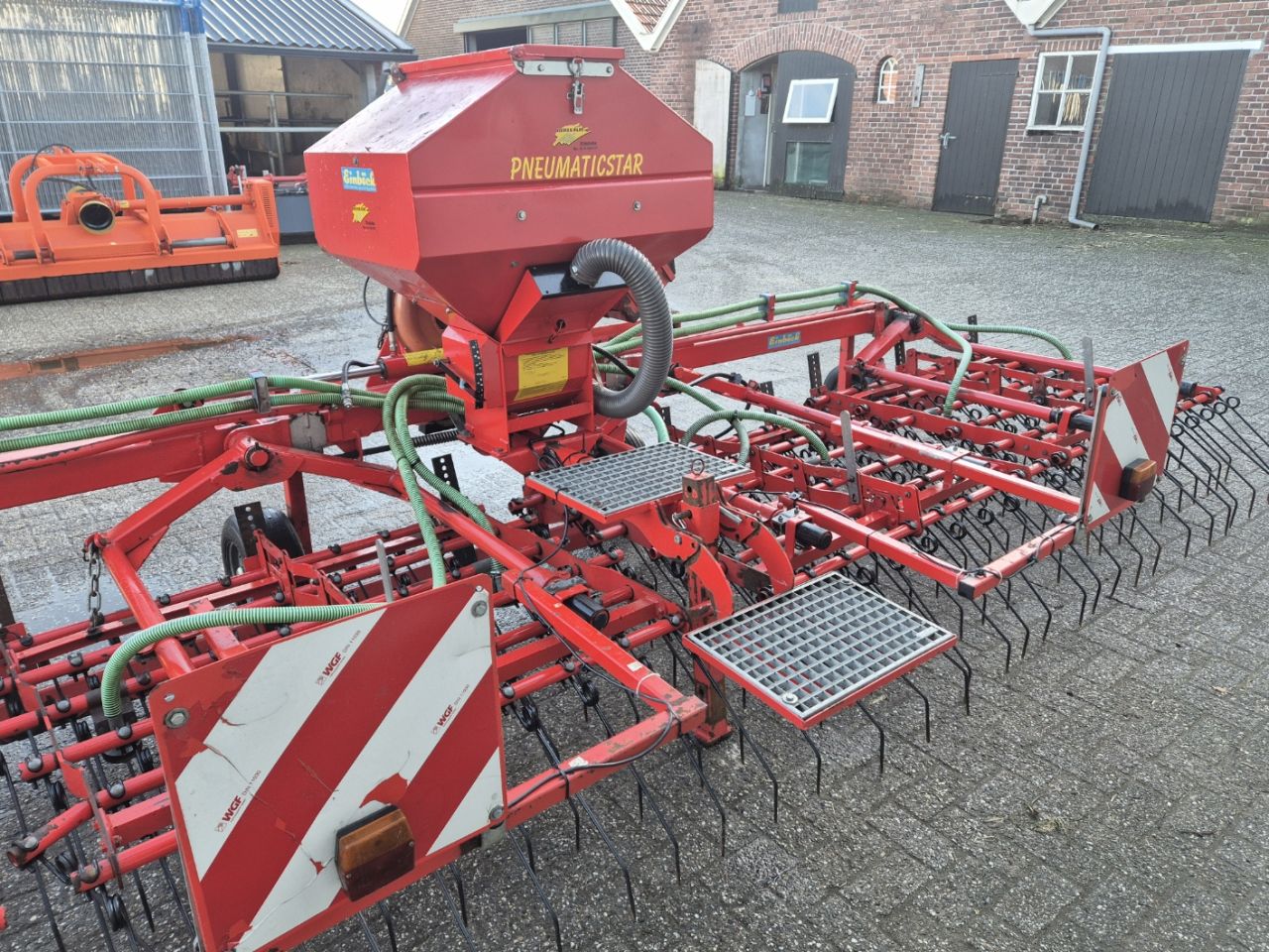 Einbock Pneumaticstar 6m wiedeg doorzaaimachine zaaibak